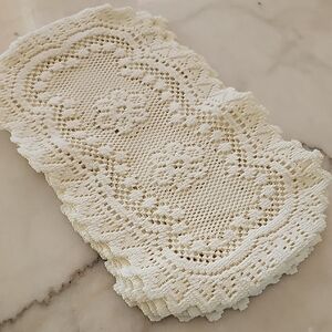 Elegant Cream Collectable Vintage Floral Lace Table Placemat Doilies - 7 Piece